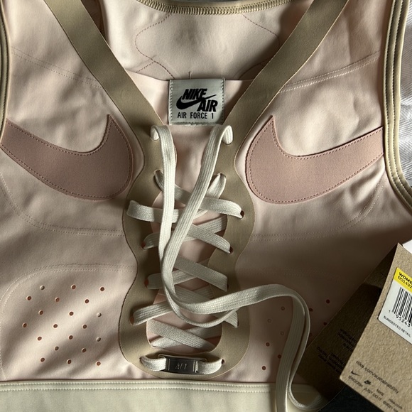 NWT Nike Swoosh Air One Sports Bra - Picture 4 of 4